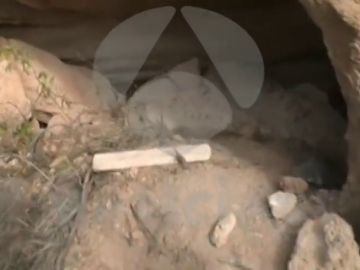 Así es el interior de la cueva de Adeje donde presunto parricida asesinó su mujer y su hijo mayor. 