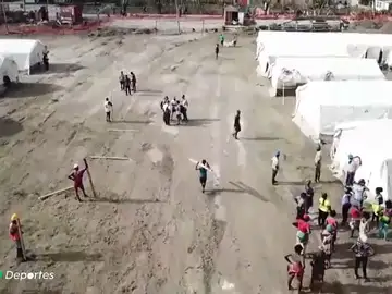 El fútbol, contra el cólera en Mozambique: un equipo convierte sus instalaciones en un hospital de campaña El fútbol, contra el cólera en Mozambique: un equipo convierte sus instalaciones en un hospital de campaña