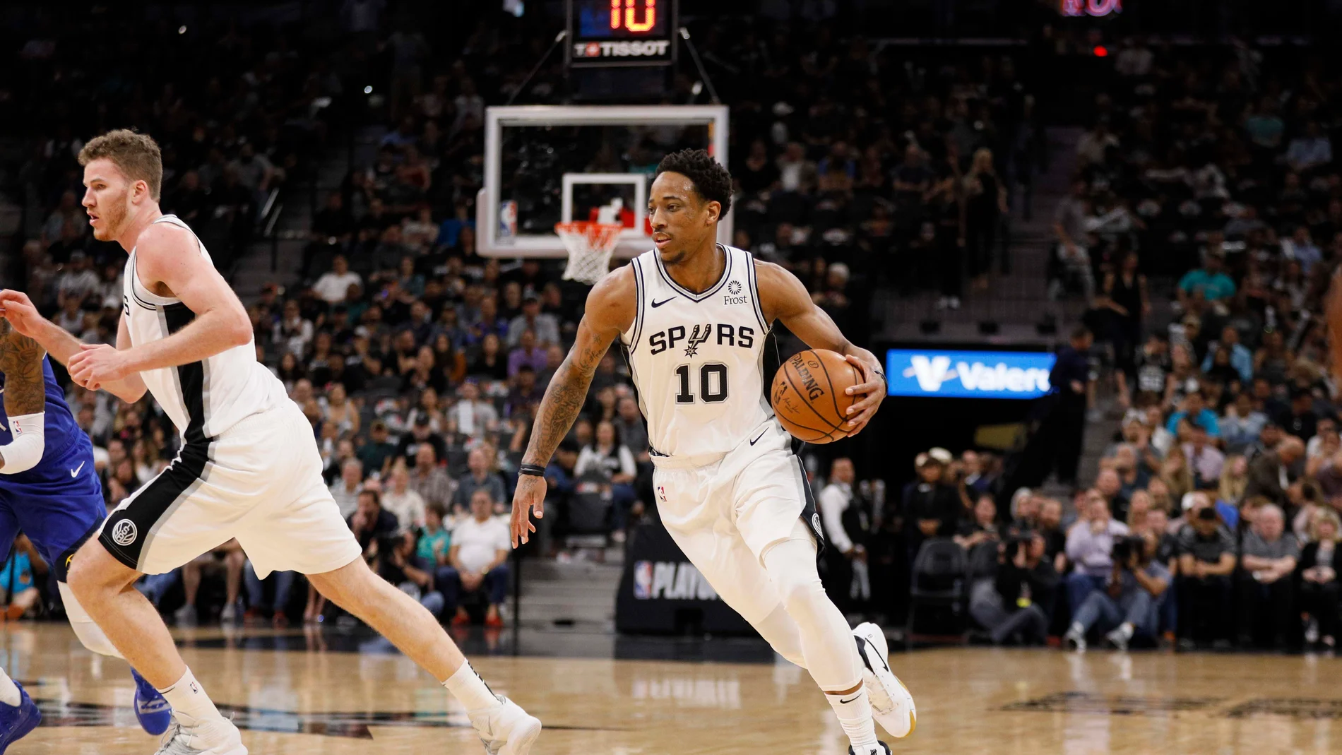 Demar DeRozan, contra los Nuggets Demar DeRozan, contra los Nuggets