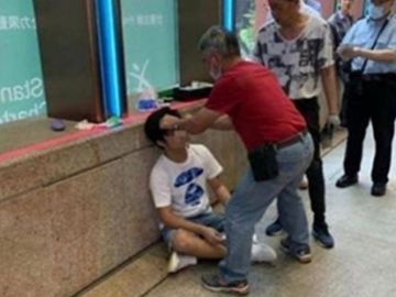 Imagen del joven agredido tras gritar spoilers de 'Avengers: Endgame' a la salida de un cine en Hong Kong