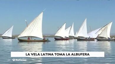 La Albufera de Valencia disfruta el buen tiempo con una demostración de 'vela latina'