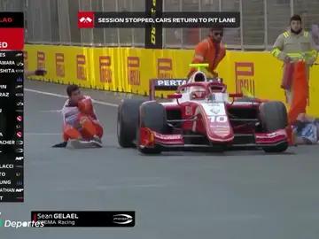 El atropello sincronizado de un coche de Fórmula 2 a dos mecánicos durante el GP de Azerbaiyán El atropello sincronizado de un coche de Fórmula 2 a dos mecánicos durante el GP de Azerbaiyán