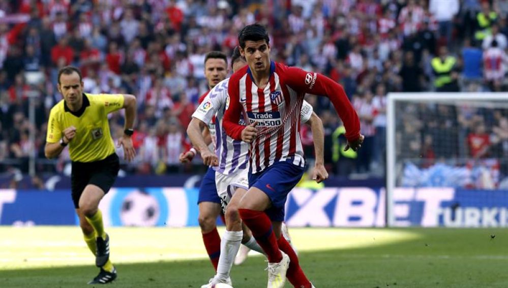 Álvaro Morata, en una gran acción ante el Real Valladolid.