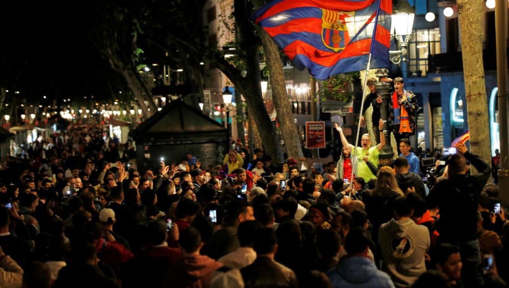 Canaletas, repleta de gente