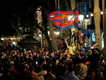 Canaletas, repleta de gente Canaletas, repleta de gente