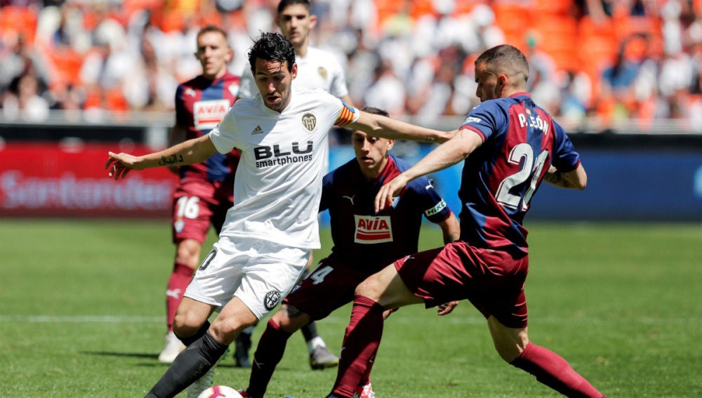 Parejo, ante Pedro León