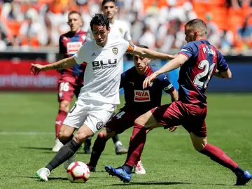 Parejo, ante Pedro León Parejo, ante Pedro León