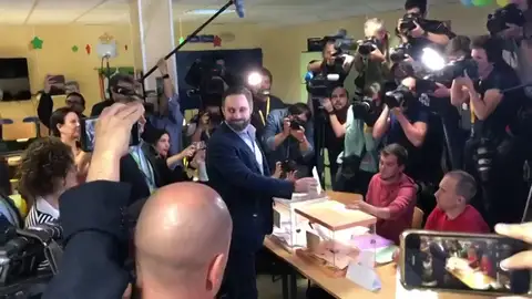 Vox irrumpe en el Congreso con menos fuerza de lo esperado Vox irrumpe en el Congreso con menos fuerza de lo esperado