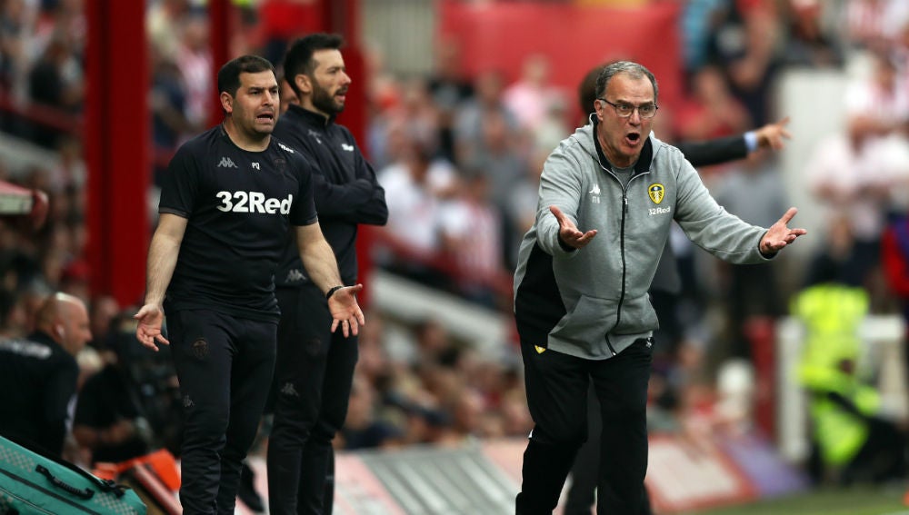 Marcelo Bielsa, en la banda