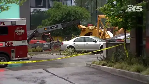 Cae una grúa y deja un total de cuatro muertos Cae una grúa y deja un total de cuatro muertos