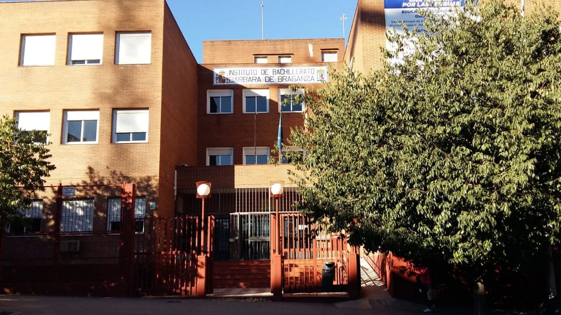 Instituto Bárbara de Braganza de Badajoz Instituto Bárbara de Braganza de Badajoz