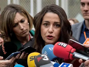 Inés Arrimadas, después de votar Inés Arrimadas, después de votar