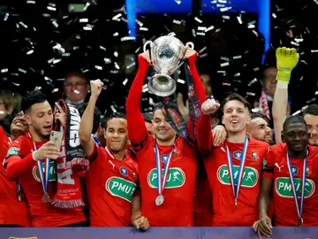 El Rennes levanta la Copa de Francia El Rennes levanta la Copa de Francia