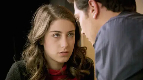 Hazal Kaya como Feriha Hazal Kaya como Feriha