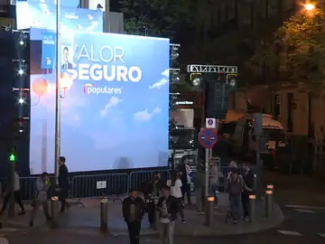 El balcón de Génova se quedó sin candidatos y la calle sin militantes El balcón de Génova se quedó sin candidatos y la calle sin militantes