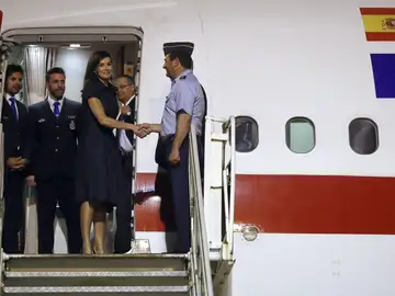 La reina Letizia en el aeropuerto internacional de Maputo. La reina Letizia en el aeropuerto internacional de Maputo.