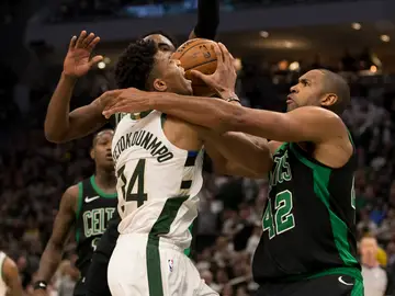 Los Celtics detienen a Antetokounmpo Los Celtics detienen a Antetokounmpo