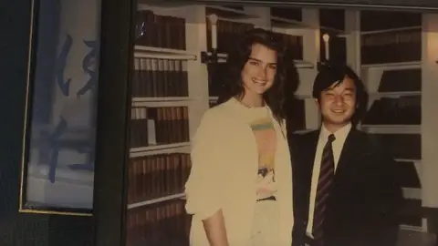 Japón inicia la nueva era con la abdicación de su emperador Japón inicia la nueva era con la abdicación de su emperador