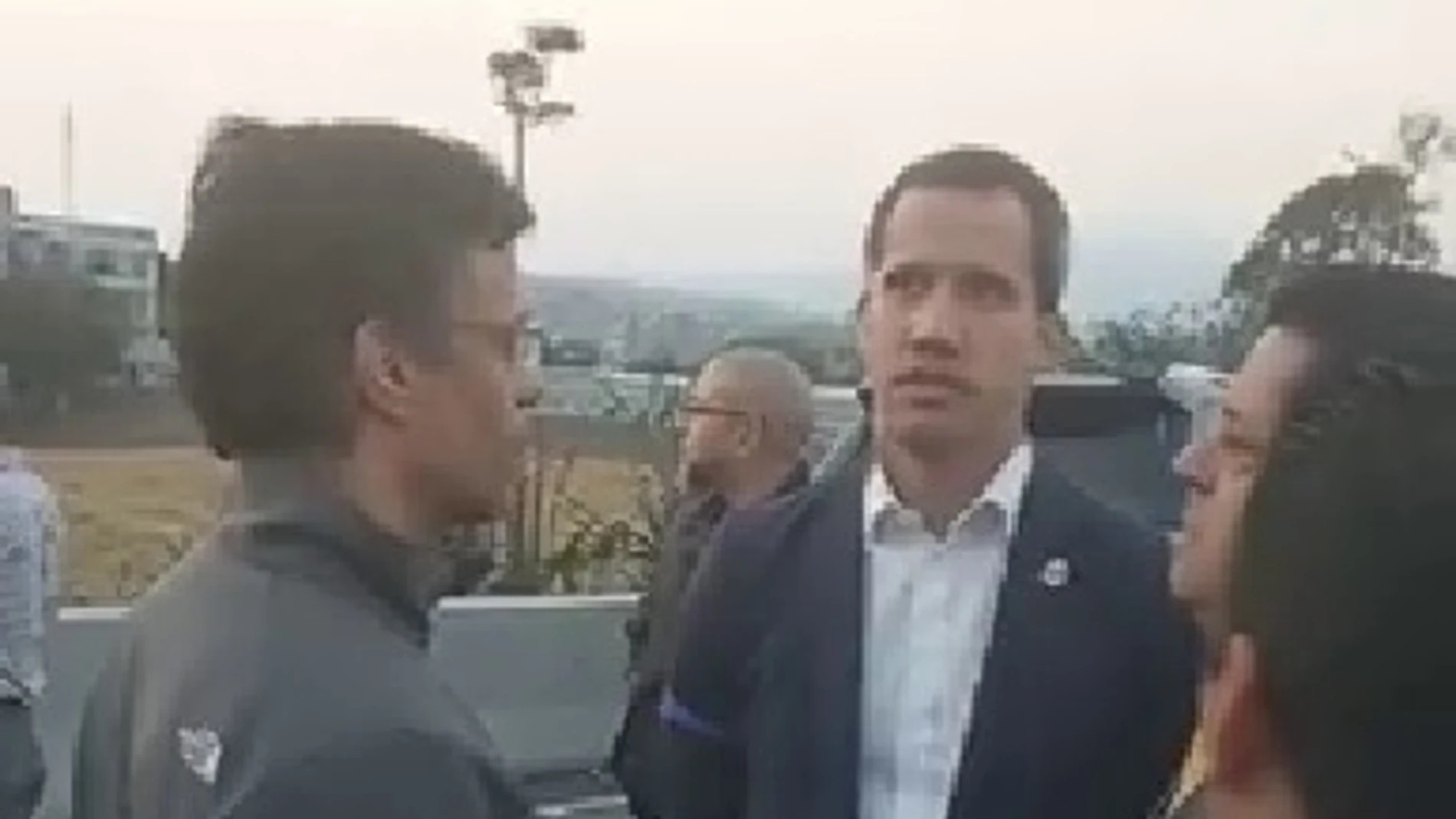 Juan Guaidó y Leopoldo López en la base militar de La Carlota (Venezuela) Juan Guaidó y Leopoldo López en la base militar de La Carlota (Venezuela)