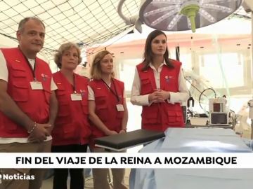 La reina Letizia finaliza su viaje en Mozambique