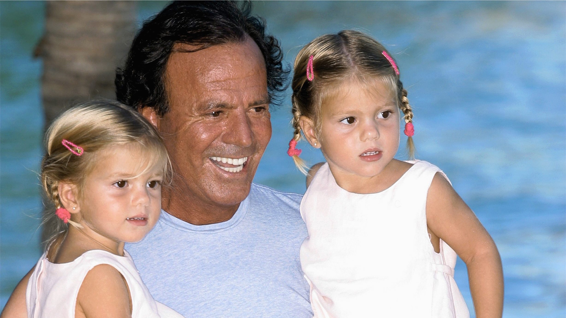 Julio Iglesias con sus hijas Victoria y Cristina