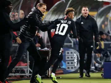 Tuchel felicita a Neymar tras un gol Tuchel felicita a Neymar tras un gol