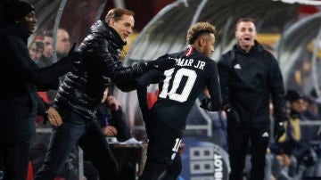 Tuchel felicita a Neymar tras un gol