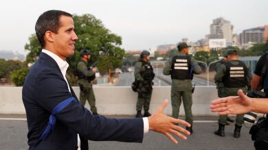 Guaidó anuncia que los militares dieron 