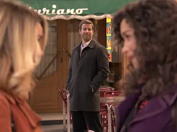 Marcelino, encandilado ante las muestras de amor entre Luisita y Amelia Marcelino, encandilado ante las muestras de amor entre Luisita y Amelia