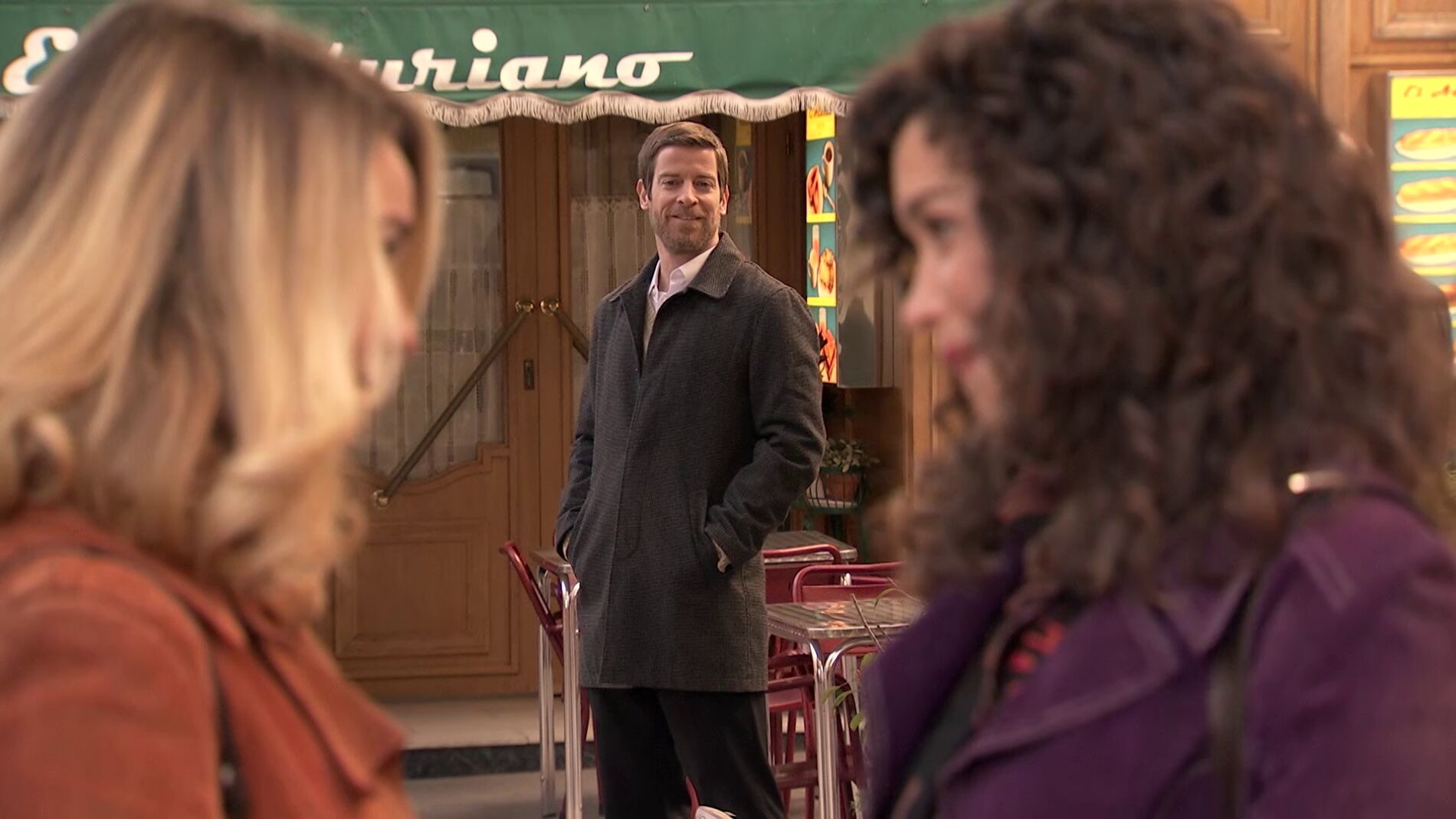 Marcelino, encandilado ante las muestras de amor entre Luisita y Amelia