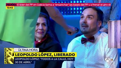 Las lágrimas de los asistentes venezolanos de 'Espejo Público' al enterarse en directo del golpe de Estado