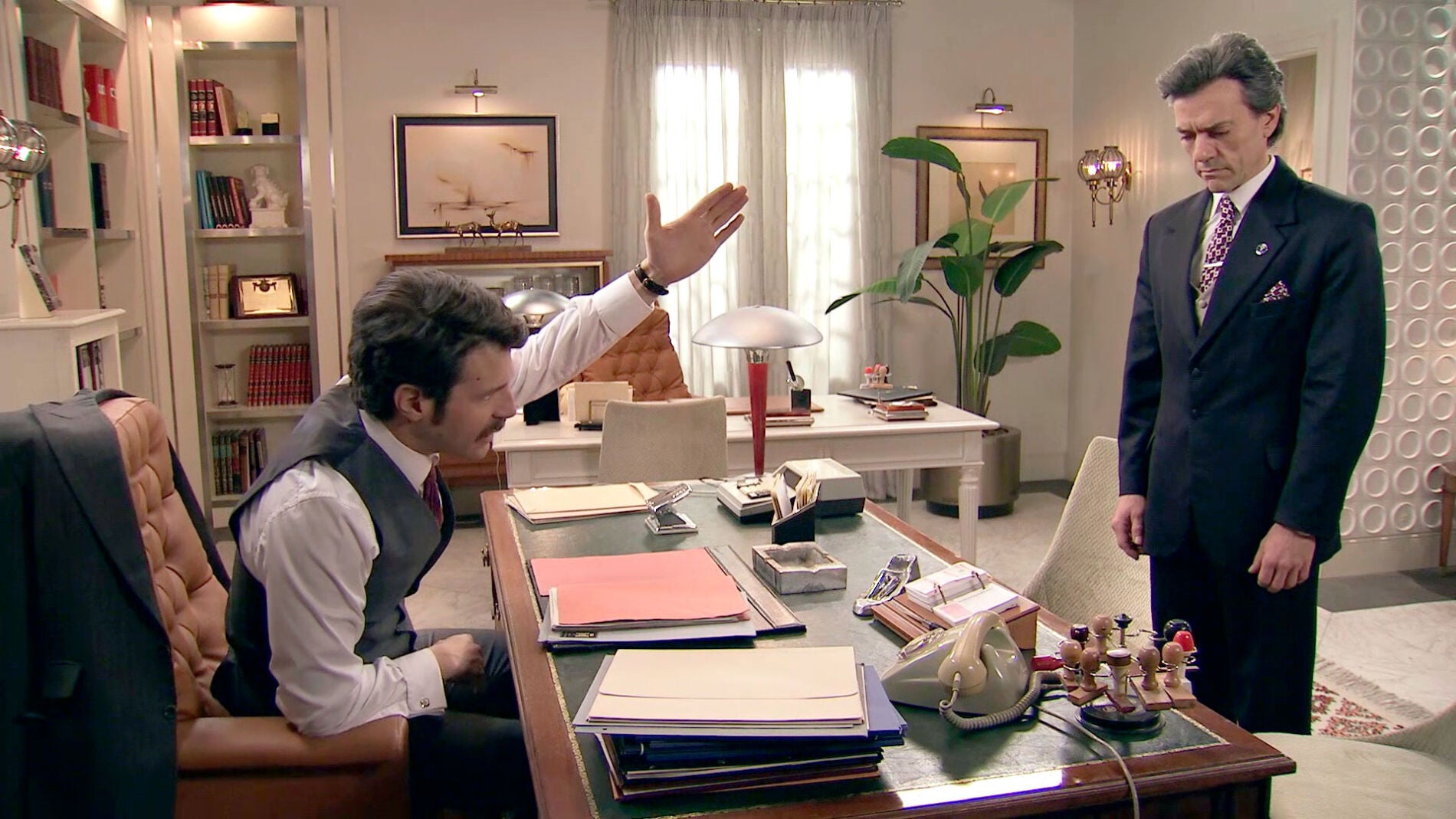 Carlos, a Domingo tras su defensa a Gabriel: "Sois igual de despreciables, no quiero volver a tener trato contigo"