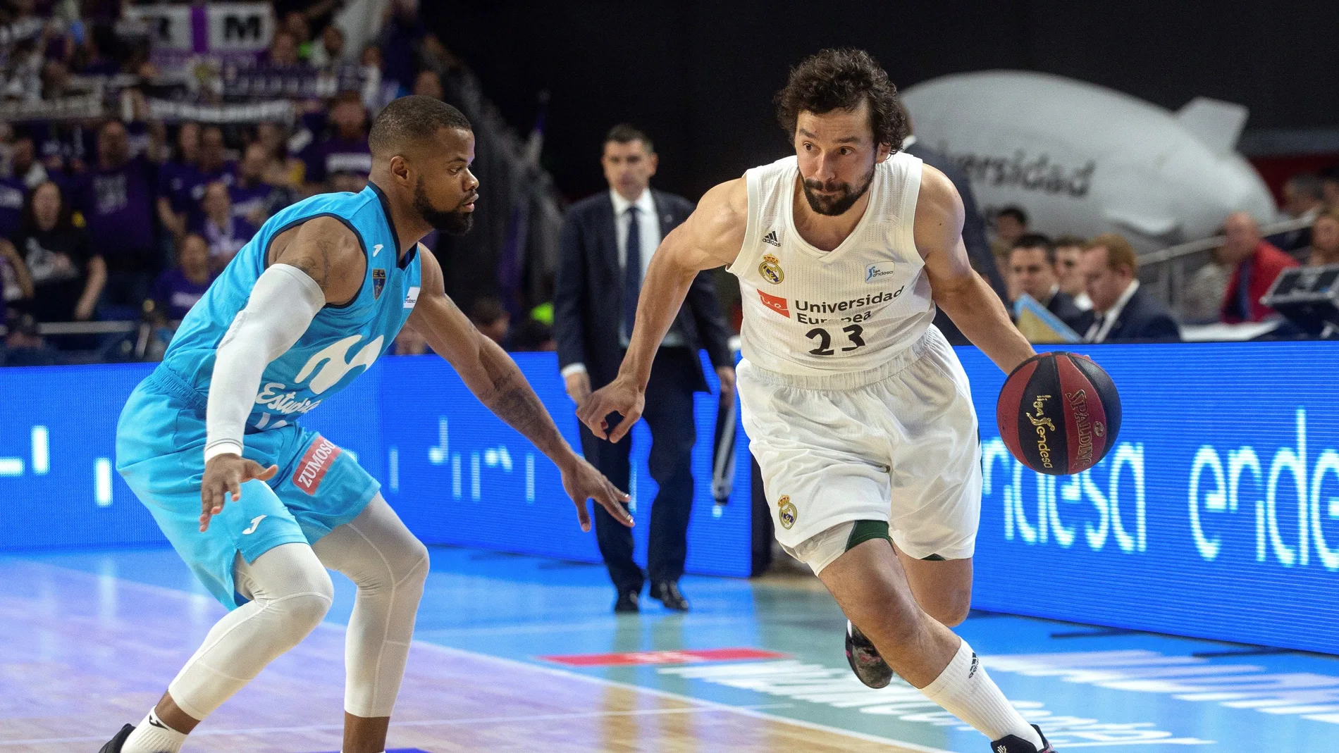 Llull entra a canasta ante Omar Cook Llull entra a canasta ante Omar Cook