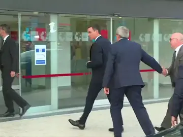 REEMPLAZO Sánchez, González, Zapatero, Ábalos... acuden al hospital a interesarse por Rubalcaba REEMPLAZO Sánchez, González, Zapatero, Ábalos... acuden al hospital a interesarse por Rubalcaba