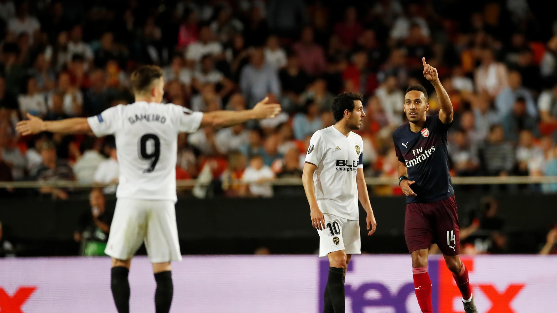 Aubameyang celebra uno de sus goles contra el Valencia Aubameyang celebra uno de sus goles contra el Valencia