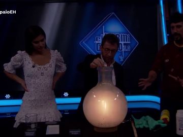 Marron sorprende con una bombilla química Marron sorprende con una bombilla química