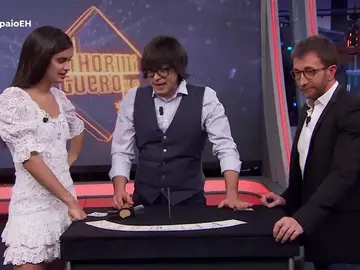 Luis Piedrahita hace que Sara Sampaio 'odie' un poquito más la magia en 'El Hormiguero 3.0' Luis Piedrahita hace que Sara Sampaio 'odie' un poquito más la magia en 'El Hormiguero 3.0'
