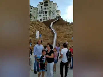 Burlas en redes sociales por el tobogán más largo de España que causa quemaduras Burlas en redes sociales por el tobogán más largo de España que causa quemaduras