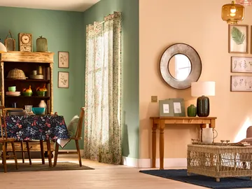 Mimbre, tonos tierra y algunas flores Mimbre, tonos tierra y algunas flores