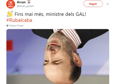 Arran, con un retrato de Rubalcaba boca abajo: "Hasta nunca más, ministro de los GAL" Arran, con un retrato de Rubalcaba boca abajo: "Hasta nunca más, ministro de los GAL"