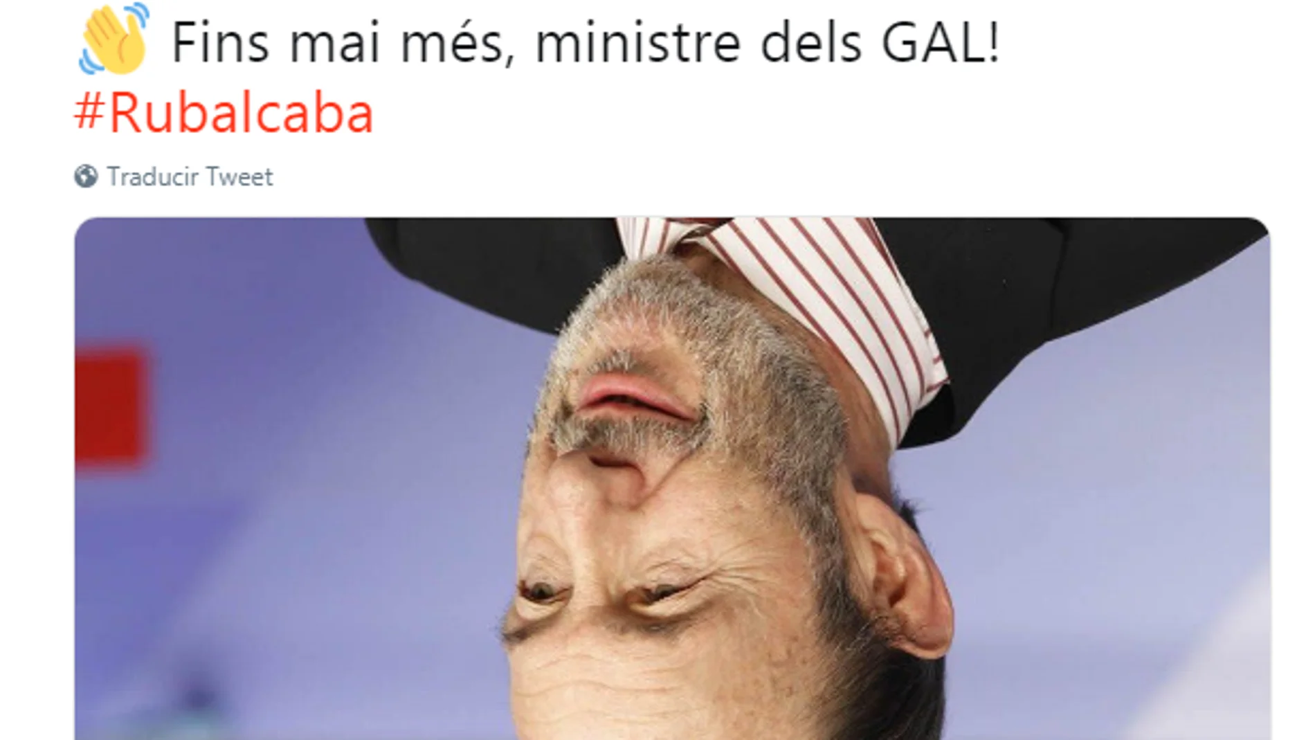 Arran, con un retrato de Rubalcaba boca abajo: "Hasta nunca más, ministro de los GAL" Arran, con un retrato de Rubalcaba boca abajo: "Hasta nunca más, ministro de los GAL"