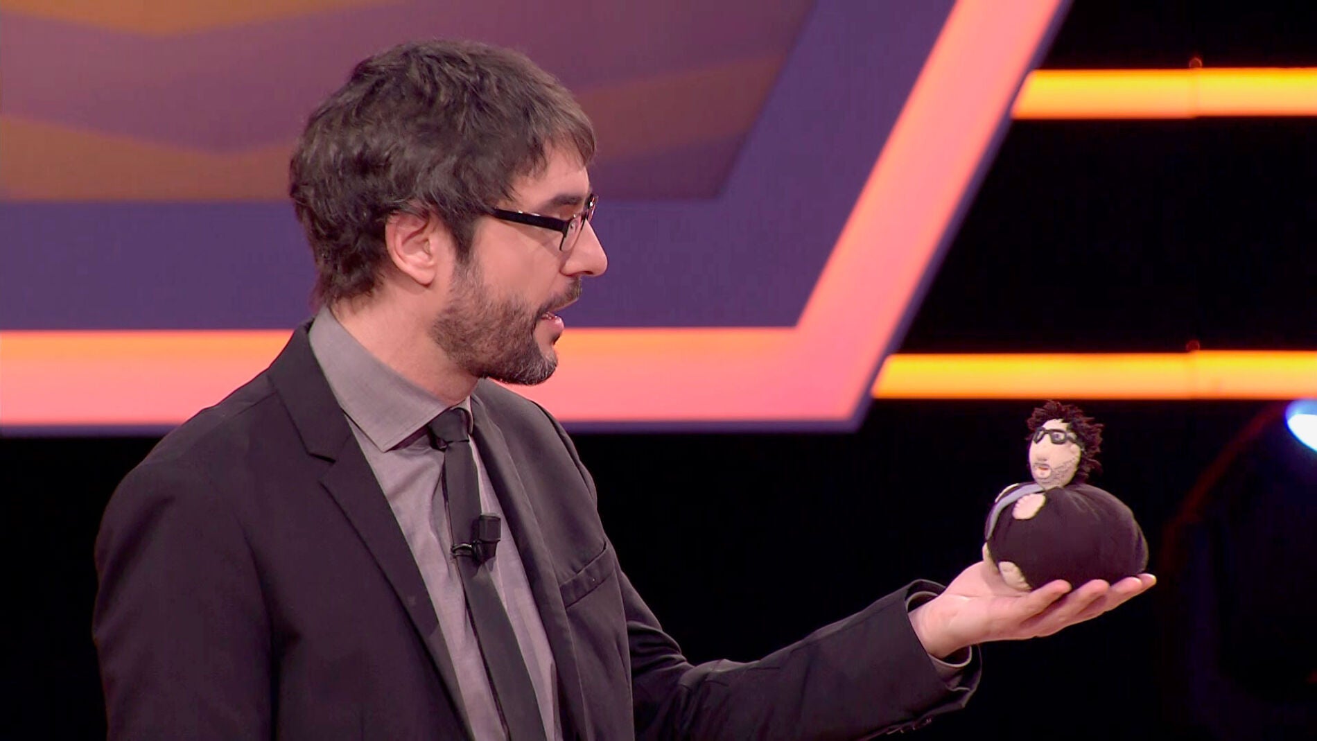 El emotivo regalo de una asociaci&oacute;n de personas con enfermedades mentales a 'Los Lobos' y Juanra Bonet 