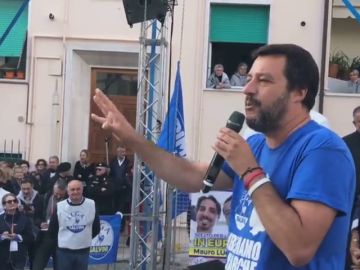 Salvini prefiere legalizar la prostitución a la droga porque el "amor es bueno"