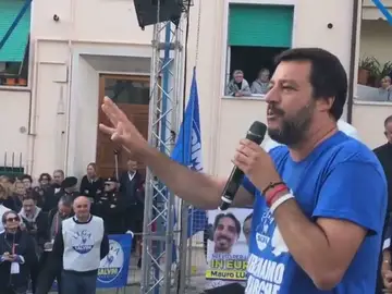 Salvini prefiere legalizar la prostitución a la droga porque el "amor es bueno" Salvini prefiere legalizar la prostitución a la droga porque el "amor es bueno"