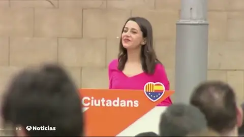 Arrimadas, en un acto en Cataluña: "El que vote al PSOE que sepa que su voto puede acabar en un tripartito con ERC y Podemos" Arrimadas, en un acto en Cataluña: "El que vote al PSOE que sepa que su voto puede acabar en un tripartito con ERC y Podemos"