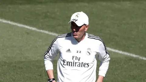 Zidane, durante el entrenamiento del Real Madrid Zidane, durante el entrenamiento del Real Madrid