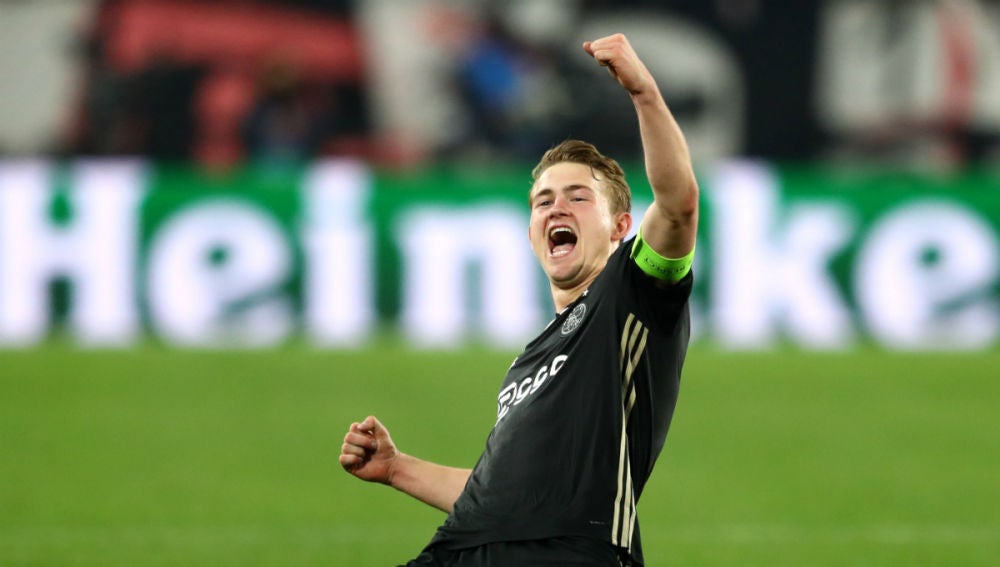 De Ligt celebra un gol