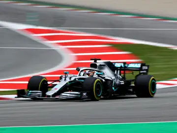 Hamilton rueda en Montmeló Hamilton rueda en Montmeló