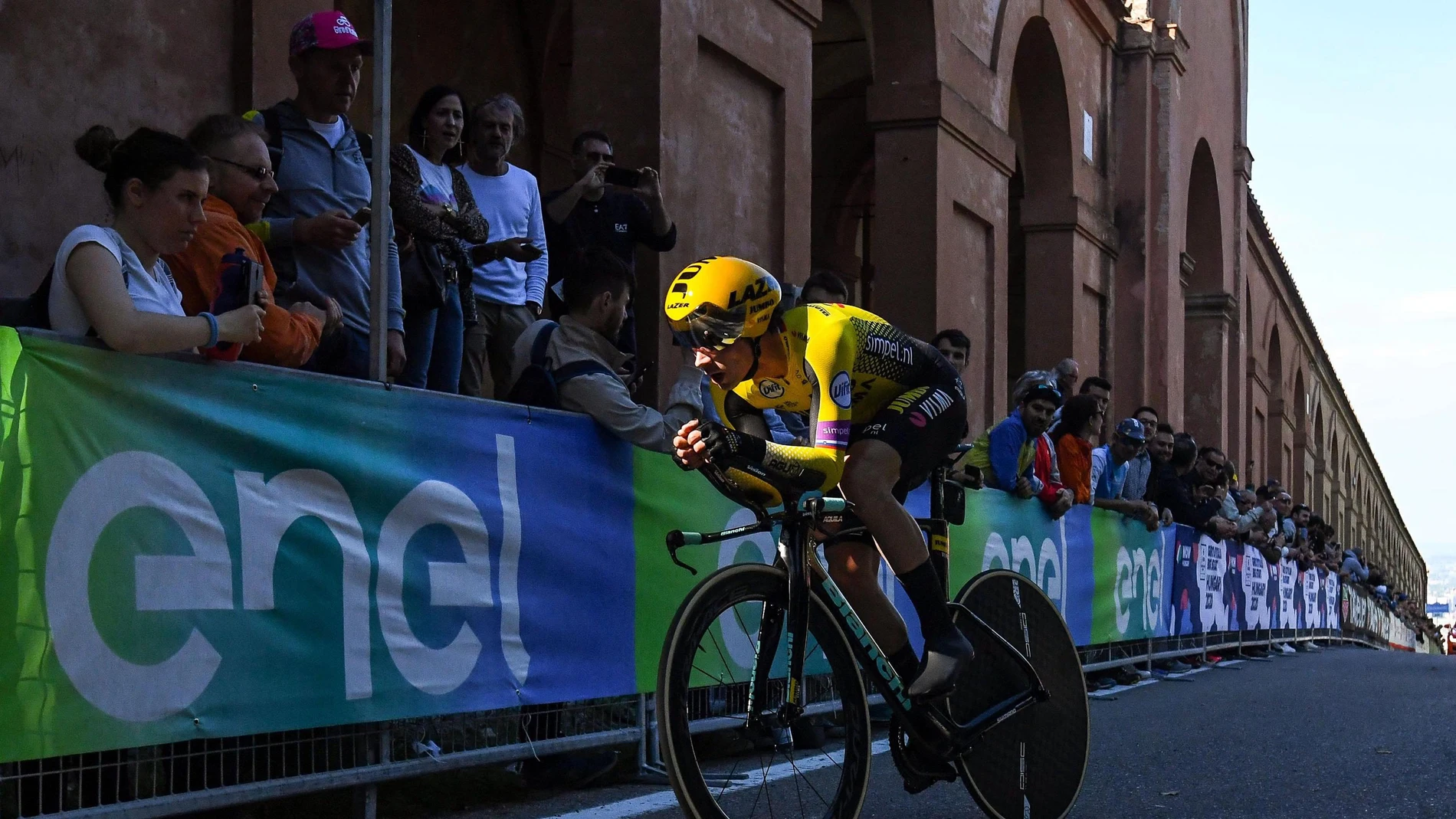 Roglic, en plena acción Roglic, en plena acción