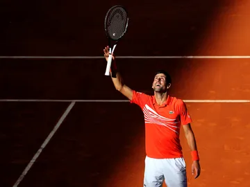 Novak Djokovic celebra su pase a la final del Masters de Madrid Novak Djokovic celebra su pase a la final del Masters de Madrid